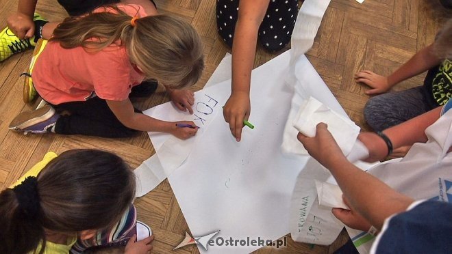 O zagrożonych wyginięciem fokach z uczestnikami półkolonii w Klubie Lokator [11.08.2015] - zdjęcie #13 - eOstroleka.pl