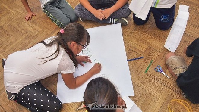 O zagrożonych wyginięciem fokach z uczestnikami półkolonii w Klubie Lokator [11.08.2015] - zdjęcie #12 - eOstroleka.pl