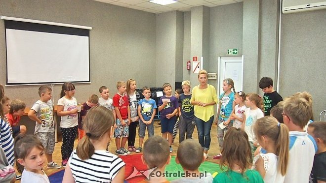 O zagrożonych wyginięciem fokach z uczestnikami półkolonii w Klubie Lokator [11.08.2015] - zdjęcie #4 - eOstroleka.pl