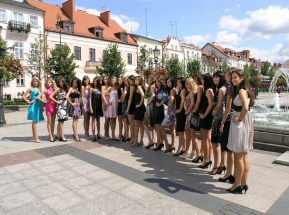 Finalistki Miss Polski na konferencji w Płocku (06.08.09) - zdjęcie #12 - eOstroleka.pl