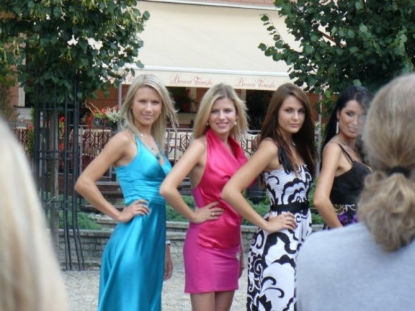 Finalistki Miss Polski na konferencji w Płocku (06.08.09) - zdjęcie #6 - eOstroleka.pl