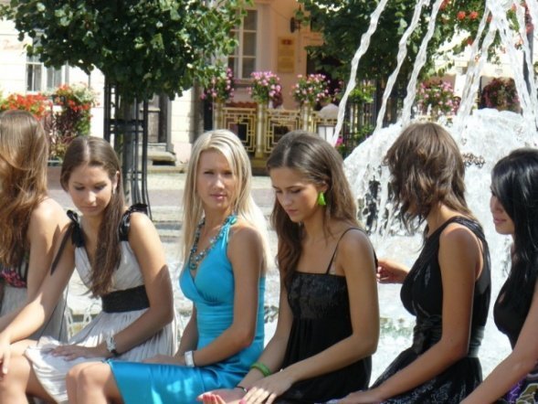 Finalistki Miss Polski na konferencji w Płocku (06.08.09) - zdjęcie #3 - eOstroleka.pl