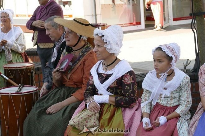 Folklorystyczny zespół ludowy z Francji z wizytą w powiecie ostrołęckim [12.08.2015] - zdjęcie #7 - eOstroleka.pl