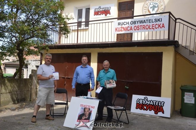Zbiórka podpisów poparcia komitetu Kukiz15 [16.08.2015] - zdjęcie #1 - eOstroleka.pl