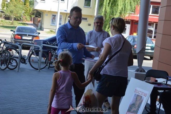 Zbiórka podpisów poparcia komitetu Kukiz15 [16.08.2015] - zdjęcie #5 - eOstroleka.pl