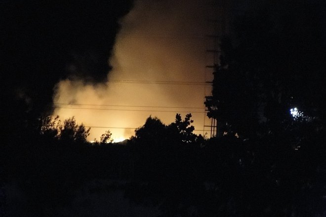 Pożar na wysypisku śmieci [17.08.2015] - zdjęcie #10 - eOstroleka.pl