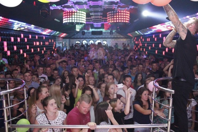 Club Ibiza Zalesie obchodził 9. urodziny [14.08.2015] - zdjęcie #100 - eOstroleka.pl