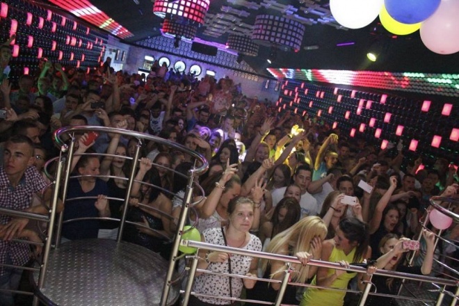 Club Ibiza Zalesie obchodził 9. urodziny [14.08.2015] - zdjęcie #79 - eOstroleka.pl