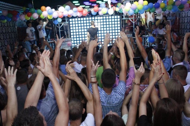 Club Ibiza Zalesie obchodził 9. urodziny [14.08.2015] - zdjęcie #77 - eOstroleka.pl