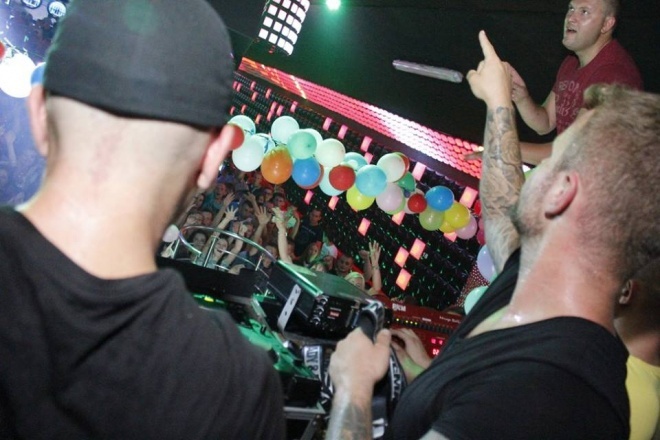 Club Ibiza Zalesie obchodził 9. urodziny [14.08.2015] - zdjęcie #6 - eOstroleka.pl