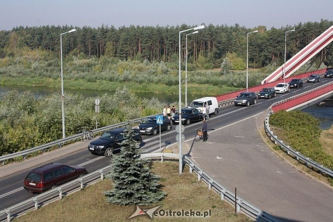 Ostrołęka: Kolejna kolizja przy zjeździe z „nowego” mostu [19.08.2015] - zdjęcie #6 - eOstroleka.pl