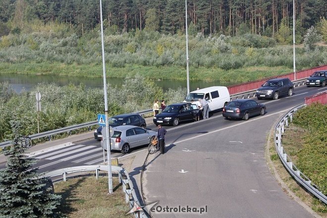 Ostrołęka: Kolejna kolizja przy zjeździe z „nowego” mostu [19.08.2015] - zdjęcie #10 - eOstroleka.pl