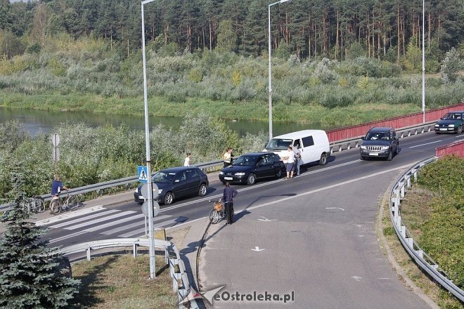 Ostrołęka: Kolejna kolizja przy zjeździe z „nowego” mostu [19.08.2015] - zdjęcie #11 - eOstroleka.pl