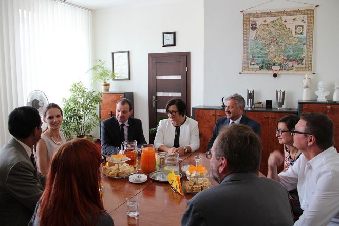 Ambasador Peru z wizytą w Ostrołęce [20.08.2015] - zdjęcie #1 - eOstroleka.pl