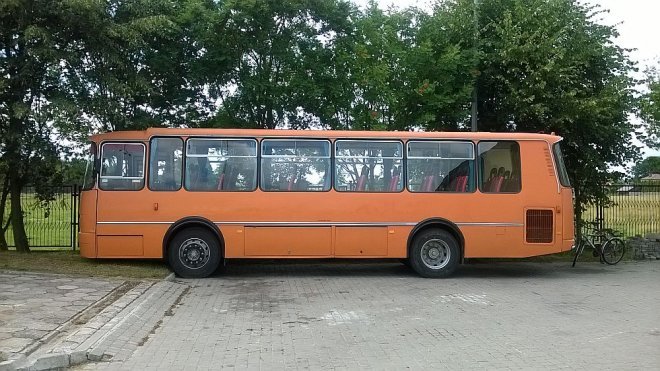 Urząd Gminy Łyse sprzedaje koparko-ładowarkę i autokar [20.08.2015] - zdjęcie #1 - eOstroleka.pl