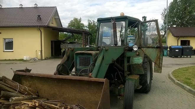 Urząd Gminy Łyse sprzedaje koparko-ładowarkę i autokar [20.08.2015] - zdjęcie #1 - eOstroleka.pl