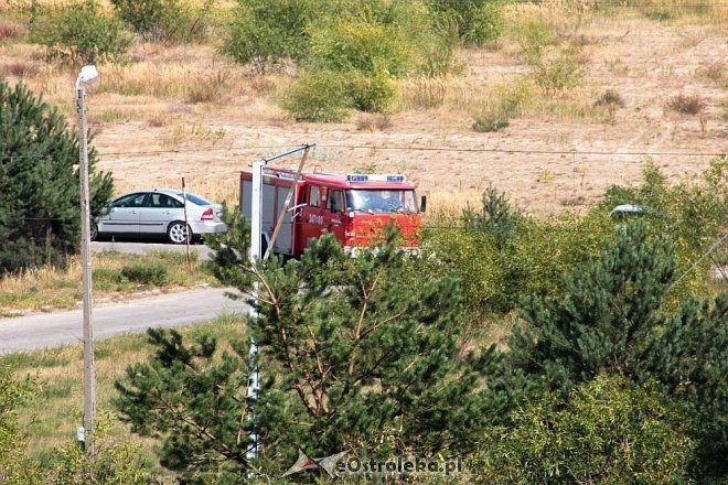 Gigantyczna chmura dymu nad miastem. Ponownie płonie wysypisko śmieci przy Turskiego [23.08.2015] - zdjęcie #25 - eOstroleka.pl