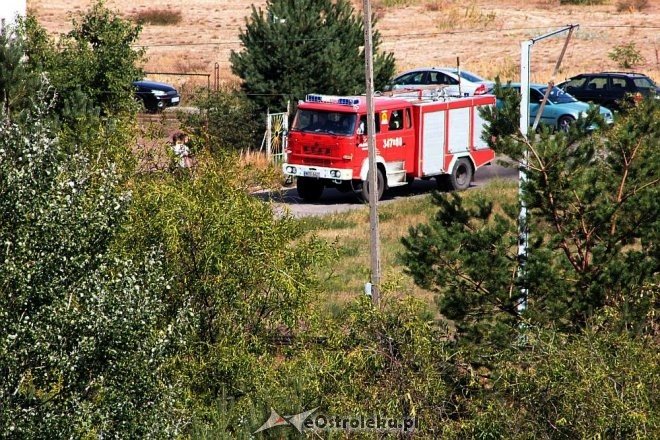 Gigantyczna chmura dymu nad miastem. Ponownie płonie wysypisko śmieci przy Turskiego [23.08.2015] - zdjęcie #24 - eOstroleka.pl