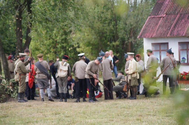 Wypadek podczas inscenizacji w Rzekuniu [23.08.2015] - zdjęcie #16 - eOstroleka.pl