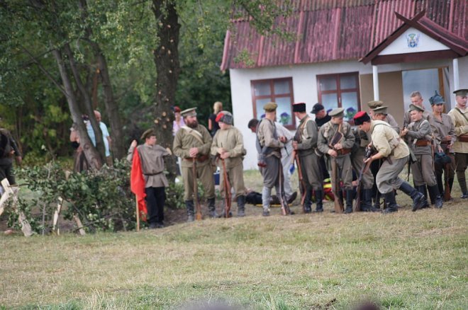 Wypadek podczas inscenizacji w Rzekuniu [23.08.2015] - zdjęcie #13 - eOstroleka.pl