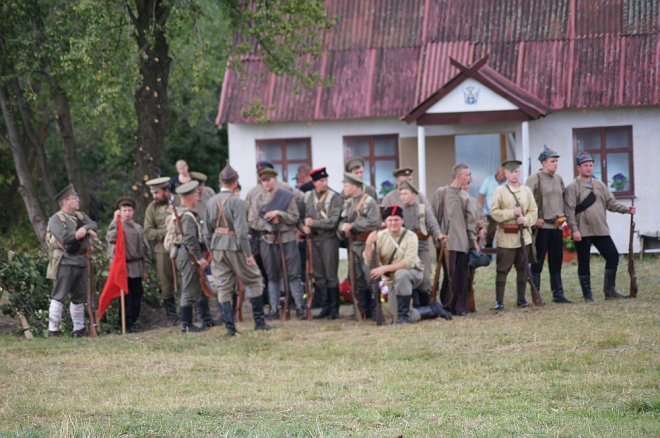 Wypadek podczas inscenizacji w Rzekuniu [23.08.2015] - zdjęcie #6 - eOstroleka.pl