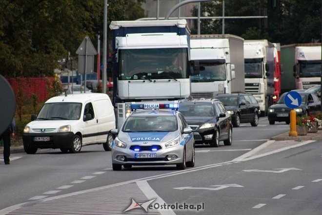 Ostrołęka: Wypadek przy wjeździe na „stary most”. Jedna osoba trafiła do szpitala [24.08.2015] - zdjęcie #20 - eOstroleka.pl