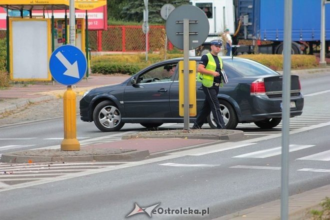 Ostrołęka: Wypadek przy wjeździe na „stary most”. Jedna osoba trafiła do szpitala [24.08.2015] - zdjęcie #9 - eOstroleka.pl
