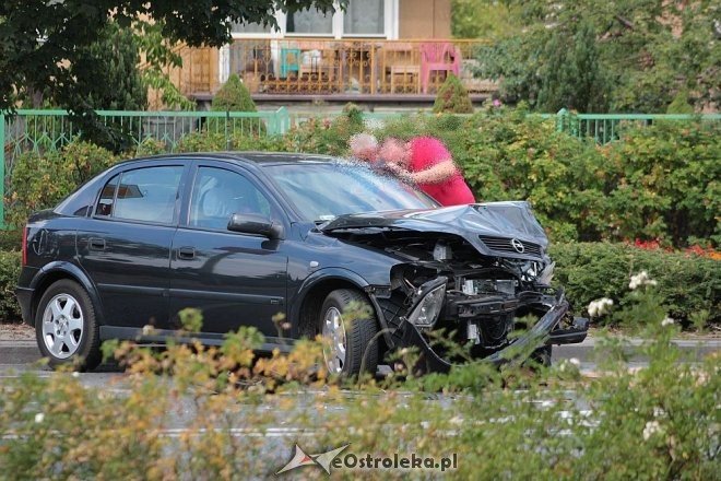 Ostrołęka: Wypadek przy wjeździe na „stary most”. Jedna osoba trafiła do szpitala [24.08.2015] - zdjęcie #15 - eOstroleka.pl