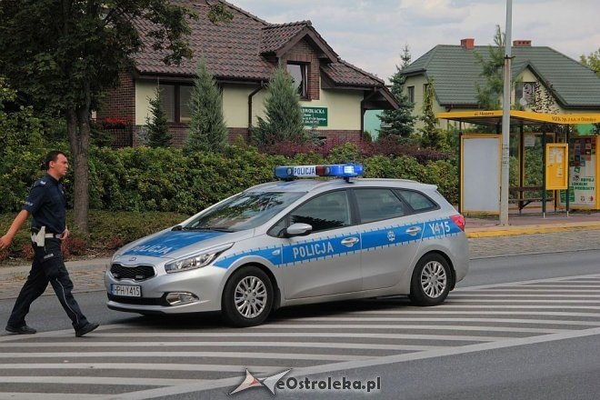 Ostrołęka: Wypadek przy wjeździe na „stary most”. Jedna osoba trafiła do szpitala [24.08.2015] - zdjęcie #16 - eOstroleka.pl