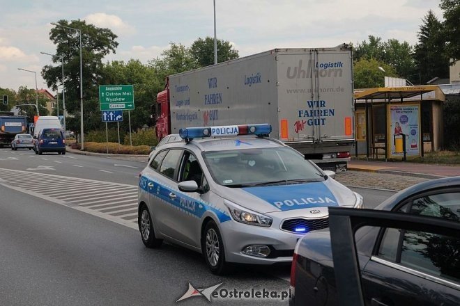 Ostrołęka: Wypadek przy wjeździe na „stary most”. Jedna osoba trafiła do szpitala [24.08.2015] - zdjęcie #20 - eOstroleka.pl