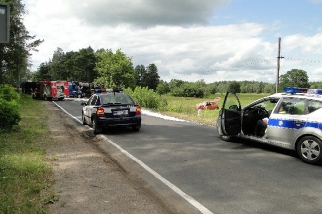 wypadek w miejscowości Żebry -Chudek (18.08.09) - zdjęcie #22 - eOstroleka.pl