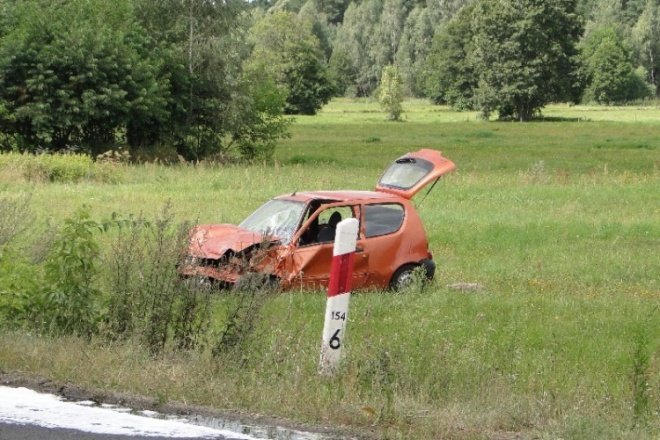 wypadek w miejscowości Żebry -Chudek (18.08.09) - zdjęcie #21 - eOstroleka.pl