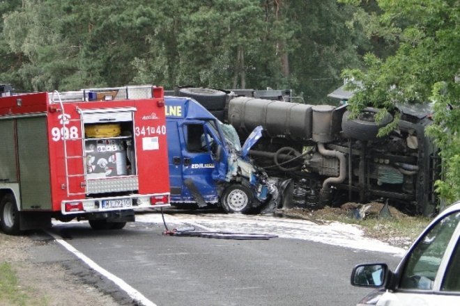 wypadek w miejscowości Żebry -Chudek (18.08.09) - zdjęcie #20 - eOstroleka.pl