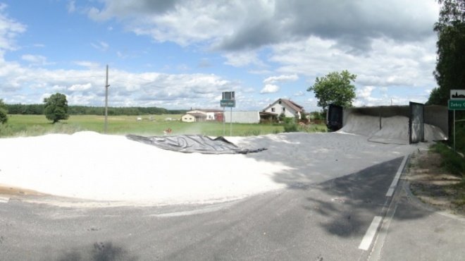 wypadek w miejscowości Żebry -Chudek (18.08.09) - zdjęcie #1 - eOstroleka.pl