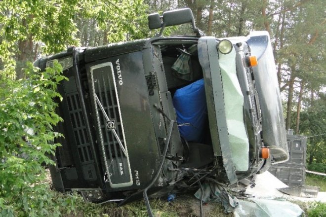 wypadek w miejscowości Żebry -Chudek (18.08.09) - zdjęcie #12 - eOstroleka.pl