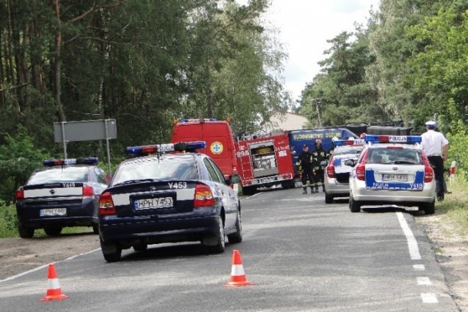 wypadek w miejscowości Żebry -Chudek (18.08.09) - zdjęcie #3 - eOstroleka.pl