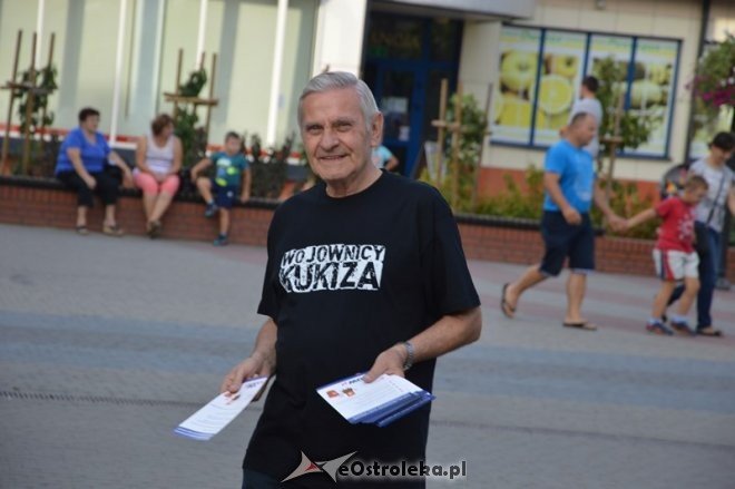 Zbiórka podpisów komitetu Kukiz15 [27.08.2015] - zdjęcie #4 - eOstroleka.pl