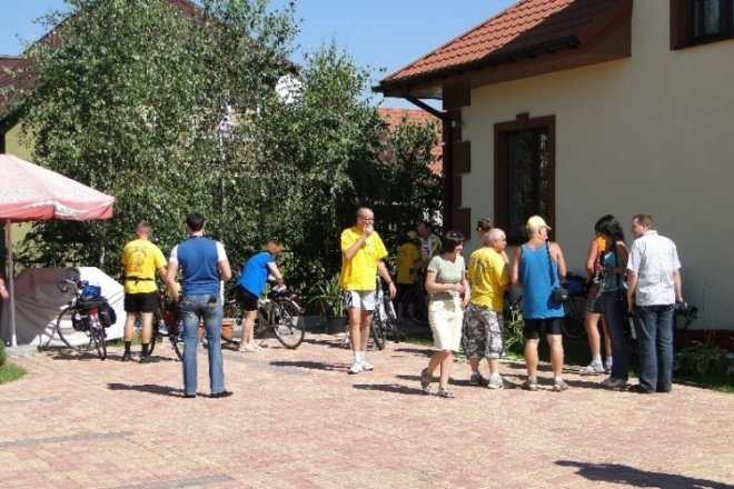 Pielgrzymka rowerowa na Jasną Górę (20.08.09) - zdjęcie #9 - eOstroleka.pl