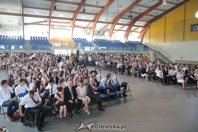 Rozpoczęcie roku szkolnego 2015/2016 w I Liceum Ogólnokształcącym w Ostrołęce [01.09.2015] - zdjęcie #104 - eOstroleka.pl