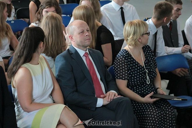 Rozpoczęcie roku szkolnego 2015/2016 w I Liceum Ogólnokształcącym w Ostrołęce [01.09.2015] - zdjęcie #100 - eOstroleka.pl