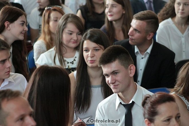 Rozpoczęcie roku szkolnego 2015/2016 w I Liceum Ogólnokształcącym w Ostrołęce [01.09.2015] - zdjęcie #97 - eOstroleka.pl