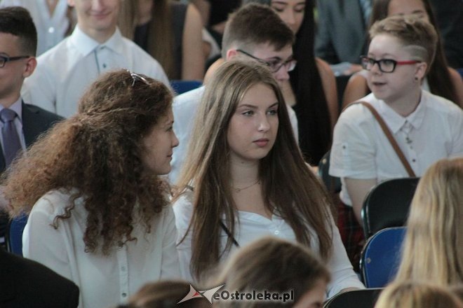 Rozpoczęcie roku szkolnego 2015/2016 w I Liceum Ogólnokształcącym w Ostrołęce [01.09.2015] - zdjęcie #95 - eOstroleka.pl