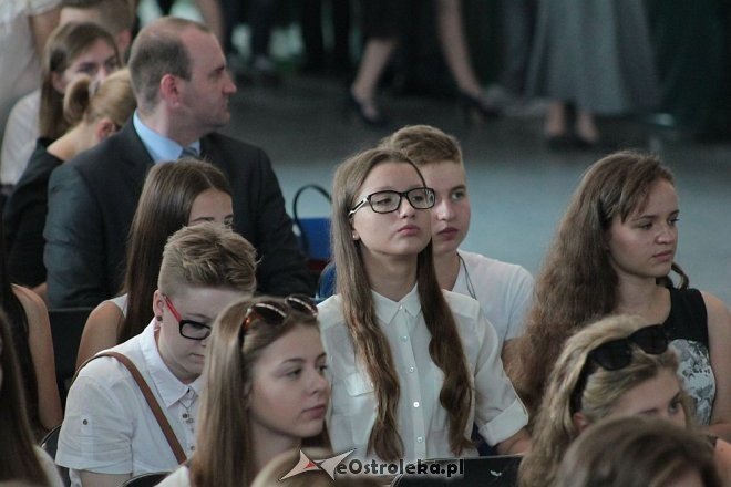 Rozpoczęcie roku szkolnego 2015/2016 w I Liceum Ogólnokształcącym w Ostrołęce [01.09.2015] - zdjęcie #87 - eOstroleka.pl