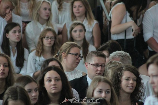 Rozpoczęcie roku szkolnego 2015/2016 w I Liceum Ogólnokształcącym w Ostrołęce [01.09.2015] - zdjęcie #81 - eOstroleka.pl