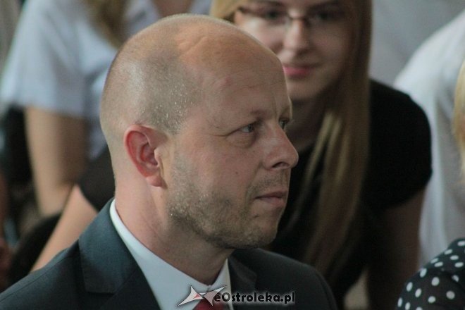 Rozpoczęcie roku szkolnego 2015/2016 w I Liceum Ogólnokształcącym w Ostrołęce [01.09.2015] - zdjęcie #77 - eOstroleka.pl