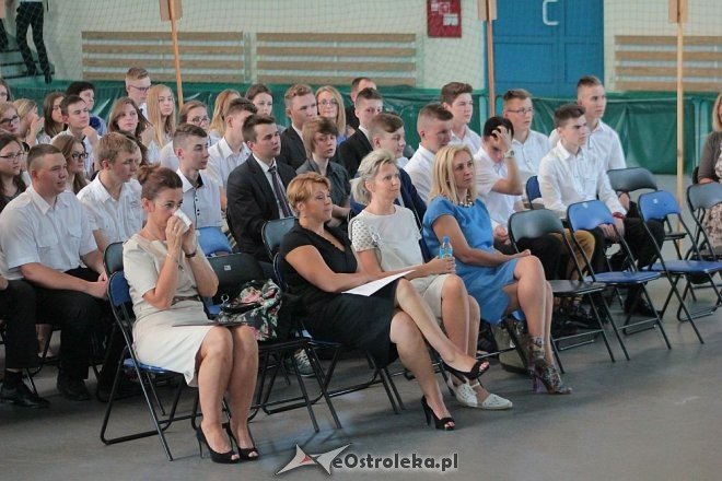 Rozpoczęcie roku szkolnego 2015/2016 w I Liceum Ogólnokształcącym w Ostrołęce [01.09.2015] - zdjęcie #74 - eOstroleka.pl