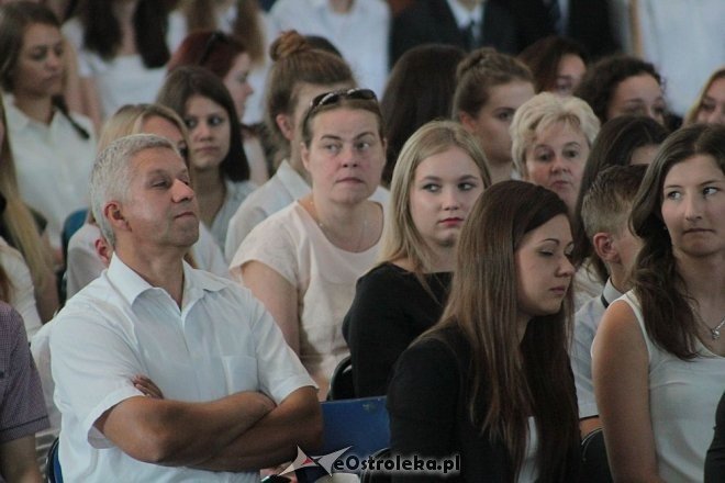 Rozpoczęcie roku szkolnego 2015/2016 w I Liceum Ogólnokształcącym w Ostrołęce [01.09.2015] - zdjęcie #65 - eOstroleka.pl