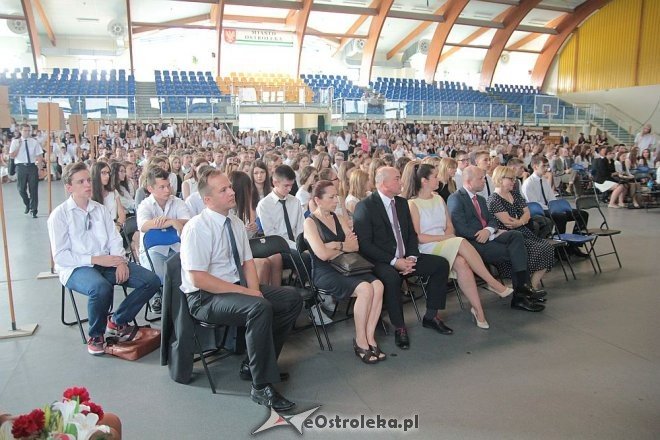 Rozpoczęcie roku szkolnego 2015/2016 w I Liceum Ogólnokształcącym w Ostrołęce [01.09.2015] - zdjęcie #64 - eOstroleka.pl