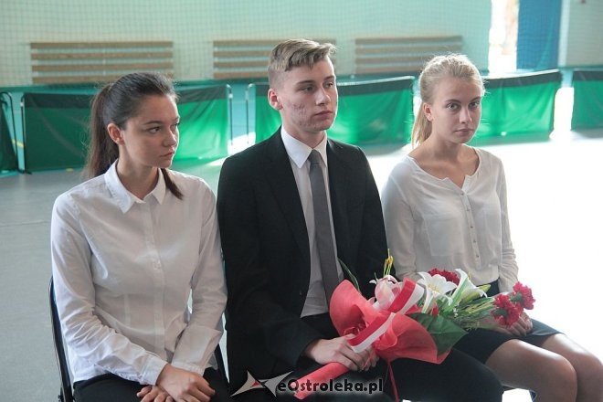 Rozpoczęcie roku szkolnego 2015/2016 w I Liceum Ogólnokształcącym w Ostrołęce [01.09.2015] - zdjęcie #63 - eOstroleka.pl
