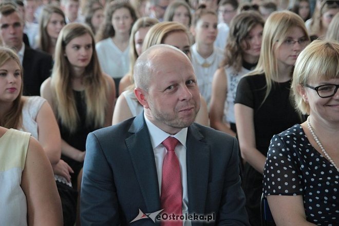 Rozpoczęcie roku szkolnego 2015/2016 w I Liceum Ogólnokształcącym w Ostrołęce [01.09.2015] - zdjęcie #60 - eOstroleka.pl